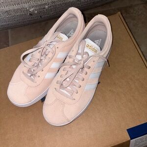 Adidas Women's Suede light pink Sambas